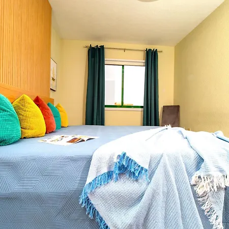 1 Bedroom For 4 People With Pool *