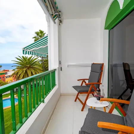 1 Bedroom For 4 People With Pool Apartment