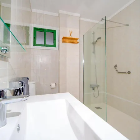 Apartment 1 Bedroom For 4 People With Pool *