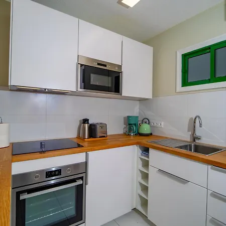 1 Bedroom For 4 People With Pool