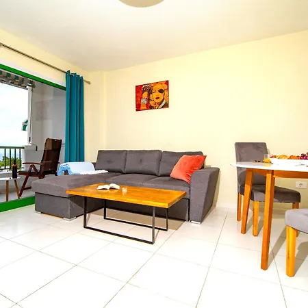 1 Bedroom For 4 People With Pool *
