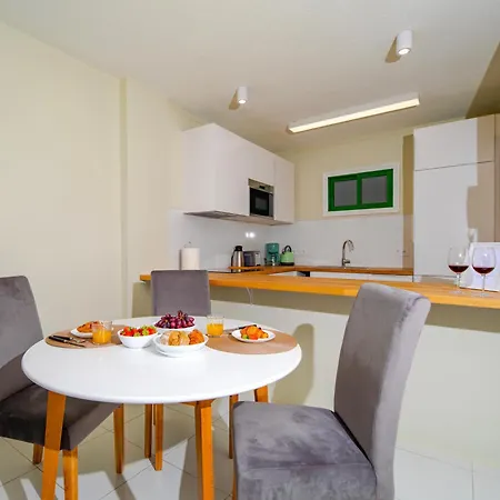 1 Bedroom For 4 People With Pool Apartamento *